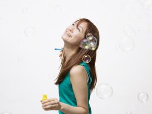 心斎橋の美容皮膚科で肌トラブル解消！最新テクノロジーと自然成分治療の魅力